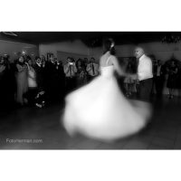Foto novios bailando el vals