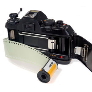 Camara analoga con rollo fotografico