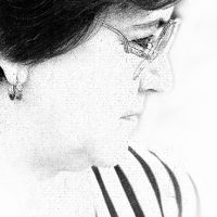 Foto señora dibujada a lápiz en Ps