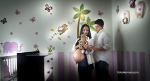 Mujer en embarazo con esposo