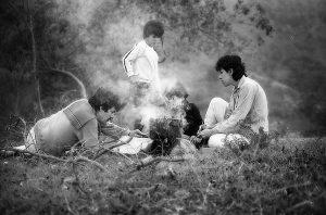 Foto familia durante paseo de olla