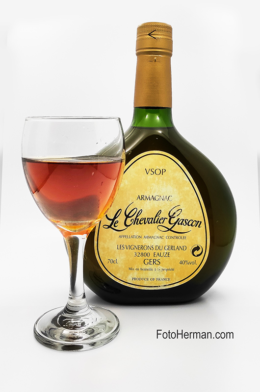 Foto botela vino y copa