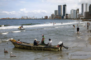 Foto pescadores en Cartagena, Colombia.